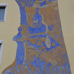 Sgraffiti von Gerhild Diesner, *Erntedank*, Angather Weg 3