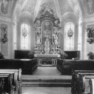 Blick zum ehem. Hochaltar der Pfarrkirche zum hl. Laurentius, Wörgl (1961 im Rahmen der Umgestaltung der Kirche entfernt)