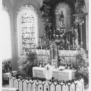 Ehem. Hochaltar der Pfarrkirche zum hl. Laurentius, Wörgl, ca. 1956 (1961 im Rahmen der Umgestaltung entfernt)