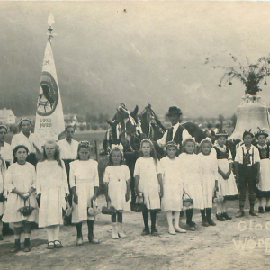Glockenweihe am 12.08.1923: Ankunft der neuen Glocken vor Wörgl.