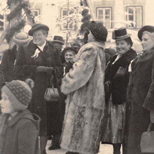 Glockenweihe am 17.12.1950 (2.v.r. Frau Hutterer, 2. v. l. Buchsteiner Erna)