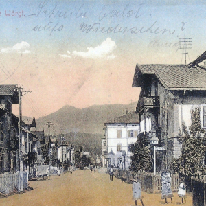 ca. 1914, Bahnhofstraße, rechts Ostermannhaus und Gottlieb Kaufhaus, rechts der Pfeil zum Stummfilmkino