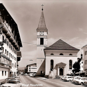 ca. 1909, früher Kirchplatz, jetzt Andreas Hofer Platz, li. Gasthof Alte Post, re. Gasthof Neue Post