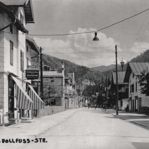 Kanzler Dollfuss-Straße vor KH Schwingshackl