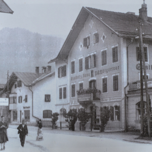 ca. 1915, re. Gasthaus Rose