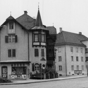 ca. 1972, Angelihaus mit Störche, Viehmarktstraße, heute Hochhaus Wimpissinger