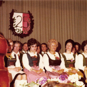 25. Jubiläum Haselsteinerchor im Astnersaal, r. Gaim Waltraud, 2.v.r. Loinger Barbara, 3.v.r. Wimpissinger Gerda, 1.v.l. Schrattenthaler Elfriede, 2.v.l. Schwöllenbach Herta, 3.v.l. Herma