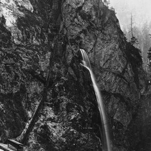 Mühltalklamm mit Wasserfall