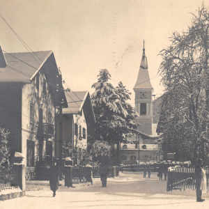 Josef-Speckbacher-Straße, links Lederhandlung Franz Pitzinger und Sattlerei Mayer