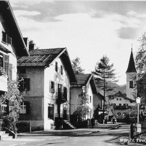 Josef-Speckbacher-Straße, links Lederhandlung Franz Pitzinger und Sattlerei Mayer