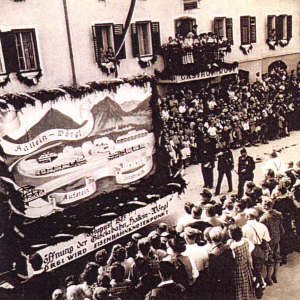 Bei der Stadterhebung 1951, Lastauto der Gebrüder Winner, Frächterei, Kohle und Schottergrube