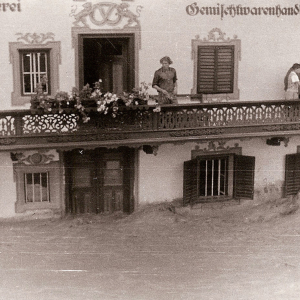 Dampfbäckerei Mitterer beim Hochwasser 1946