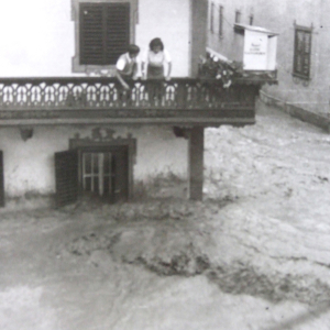 Dampfbäckerei Mitterer beim Hochwasser 1946