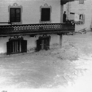 Dampfbäckerei Mitterer beim Hochwasser 1946