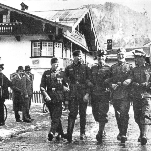 Deutsche und österreichische Soldaten in der damaligen Schachtner Straße, jetzt Speckbacher Straße am 13.03.1938