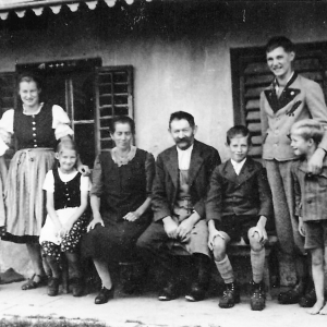 Familie Johann Sollerer, 1939, rechts Vater von Franz Sollerer