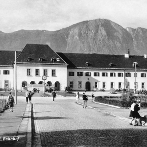 Bahnhof Wörgl neu gebaut mit Vorplatz, ca. 1960