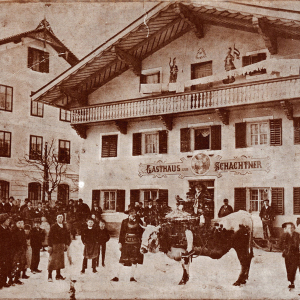 Gasthaus zum Schachtner, damals noch links mit einem Gastgarten