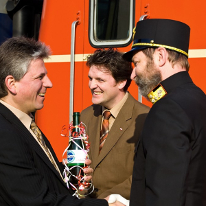 Bgm A. Abler, R. Zumtobel (OeBB) und Präsident Dr. A. Pohl vor der Loktaufe