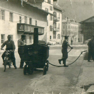 Straßenbau in Wörgl, Viehmarktstraße, links Schneck, Angelihaus, Ascher, Klinglerbauer, Frächterei Winner