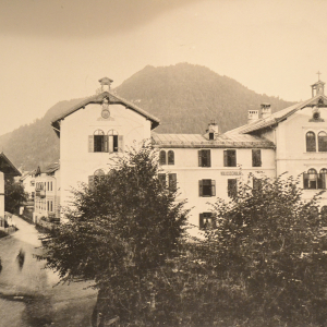 Marktgemeindeamt, Außerhofer, Volksschule, vor 1910, Friedhof