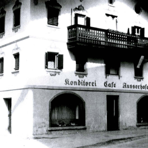 Konditorei Cafe Außerhofer, Brixentaler Straße 4, Ca. 1960