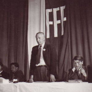 Am Podium beim Freiwirtschafts-Kongress in Wörgl – v.l. Schweizer Nationalrat Werner Schmid, der Radio-Moderator Friedrich Salzmann, DI Richard Batz aus Deutschland und der Architekt und Stadtplaner Dr. h.c. Hans Bernoulli aus der Schweiz