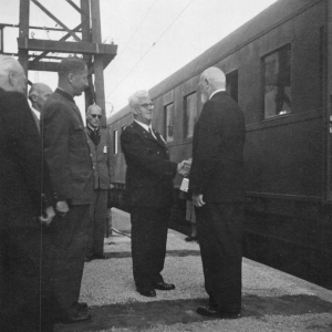 Stadt - Erhebungs - Feier vom 17. - 19. August 1951, Bürgermeister Pichler und Bundespräsident Dr. Theodor Körner