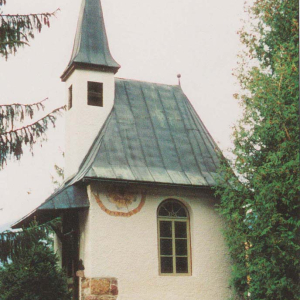 Die Waldfriedhof Kapelle, Ruhestätte und Denkmal für den Wörgler Krippenvater Johann Seisl