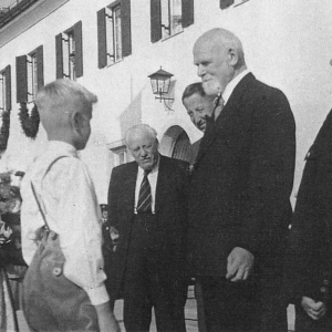 BM KR. Martin Pichler und Staatspräsident Theodor Körner, LH. Stv. Hüttenberger, LH. Stv. J. A. Mayr 