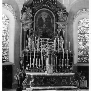 Ehem. Hochaltar der Pfarrkirche zum hl. Laurentius, Wörgl, ca. 1956 (1961 im Rahmen der Umgestaltung entfernt)