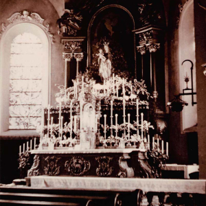 Ehem. Hochaltar der Pfarrkirche zum hl. Laurentius, Wörgl, ca. 1956 (1961 im Rahmen der Umgestaltung entfernt)