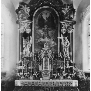 Ehem. Hochaltar der Pfarrkirche zum hl. Laurentius, Wörgl, ca. 1956 (1961 im Rahmen der Umgestaltung entfernt)