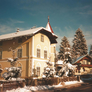 Brixentalerstraße, Senninger- Ettl- Haus, früher Schulgasse