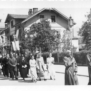 1904, Prozession, dahinter das Haselsberger Haus