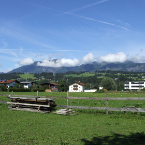 2011, Gogl-Feld, dahinter Häuser des vorderen Madersbacher Weg