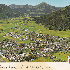 Ca. 1965, Fremdenverkehrsstadt Wörgl, gegen die Hohe Salve und Möslalm