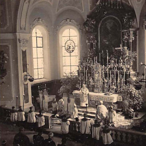 Die Pfarrkirche in den 30er Jahren