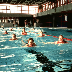 Hallenbad im Schulzentrum v. l. Anne Petzer