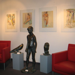 Die Ausstellung in der Raiffeisenbank Wörgl 2007 zeigte Skulpturen aus zwei Schaffens- Epochen von Lia Rigler-Unterguggenberger – zum Einen naturalistische Figuren, zum Anderen moderne Arbeiten wie den „Landsitz“. Die Aquarelle ihres Mannes Fritz Rigler zeigten Arbeiten aus der Schule des Sehens von Oskar Kokoschka 1956-57,  Landschaftsmotive aus Wörgl und Umgebung und Blumenarrangements.